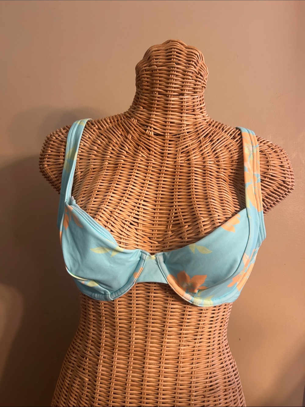 Light Blue Floral Underwire‎ Bikini Top   L